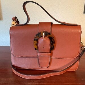 Elegant Tan Leather Shoulder Bag
